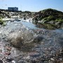 "L’acqua dei nostri fiumi non è un bancomat per bottiglie di plastica e scuse da Medioevo irriguo", la riflessione di Fabrizio Biolè