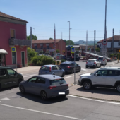Ad Alba l’appello di corso Bra: "Un intero quartiere è ormai ostaggio dei passaggi a livello" Ad Alba l’appello di corso Bra: "Un intero quartiere è ormai ostaggio dei passaggi a livello"