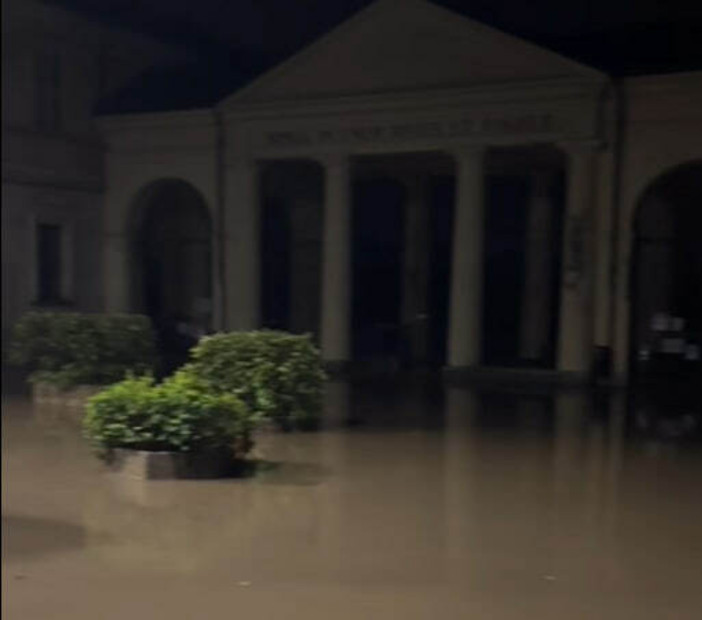 Immagine tratta da un video postato sulla pagina Dati Meteo Asti che documenta l'allagamento dell'area Immagine tratta da un video postato sulla pagina Dati Meteo Asti che documenta l'allagamento dell'area
