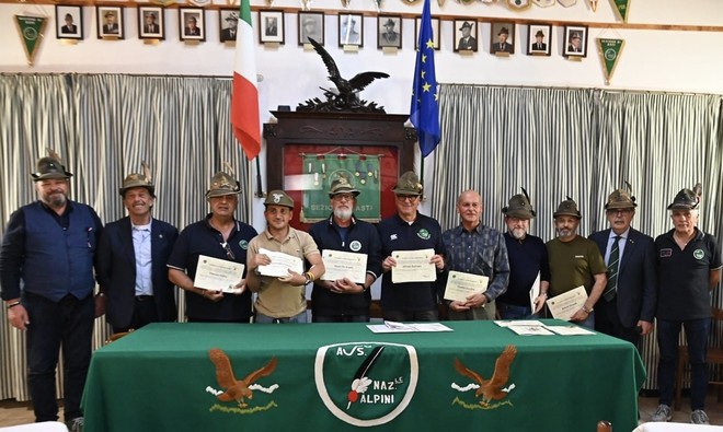 Il gruppo di volontari dell’Anan di Asti che hanno prestato servizio alle Olimpiadi e Paralimpiadi di Milano-Cortina 2026 (ph. Roberto Signorini)