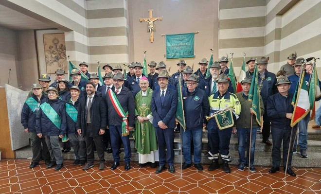 Penne Nere astigiane con Mons. Francesco Ravinale per il 154° anniversario delle Truppe Alpine Penne Nere astigiane con Mons. Francesco Ravinale per il 154° anniversario delle Truppe Alpine