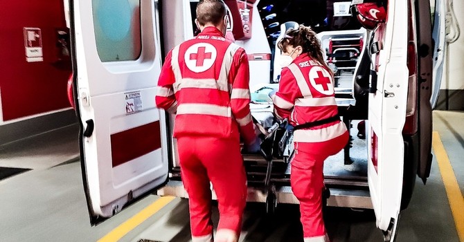 Accoltellamento in via Padre Graziano, indagano i carabinieri