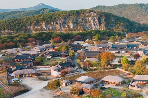 Uno scorcio della cittadina di Andong Uno scorcio della cittadina di Andong