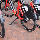 Dopo le polemiche di alcuni lettori, spostata la stazione di bike sharing di corso XXV Aprile