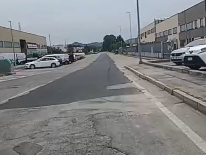Asfalto ondulato post cantiere, le perplessità di Ambiente Asti su via del Lavoro Asfalto ondulato post cantiere, le perplessità di Ambiente Asti su via del Lavoro