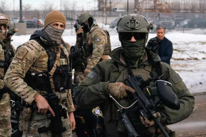 Agenti dell'ICE a Minneapolis (ph. Adn Kronos) Agenti dell'ICE a Minneapolis (ph. Adn Kronos)