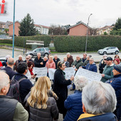 La partecipata assemblea nei pressi di via Spandre (MerfePhoto)