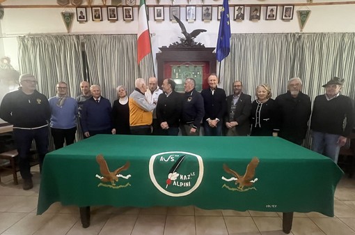 Le associazioni d'arma fanno il punto alla casetta degli alpini Le associazioni d'arma fanno il punto alla casetta degli alpini