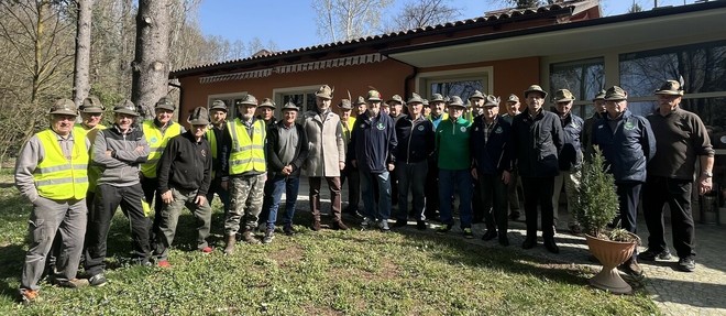 Il gruppo alpini con il sindaco di Asti Maurizio Rasero