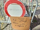 Il cartello comparso in piazza Statuto