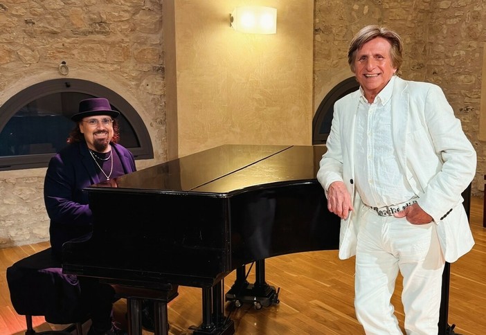 Danilo Amerio (al pianoforte) e Paolo Mengoli Danilo Amerio (al pianoforte) e Paolo Mengoli