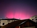 L'aurora boreale vista da Calamandrana (immagine tratta dal gruppo Telegram Dati Meteo Asti, scatto dell'utente Francesco