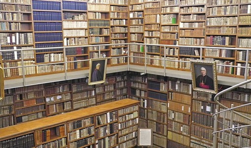 A scuola con gli antichi: la Biblioteca del Seminario di Asti celebra 25 anni di riapertura A scuola con gli antichi: la Biblioteca del Seminario di Asti celebra 25 anni di riapertura