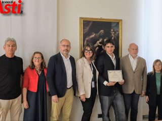 Alessio con le istituzioni e le dirigenti scolastiche Trotta e Bosia