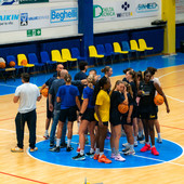 Il basket femminile di Serie A2 sceglie le Langhe: a La Morra si presenta la nuova Pallacanestro Torino Metropoli