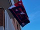 Anche ad Asti le bandiere rosso Ducati per festeggiare il grande Pecco Bagnaia, campione del mondo col numero 63