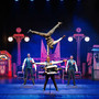 SaltinPiazza 2026: a Viarigi la fragilità diventa spettacolo tra circo, teatro e danza verticale SaltinPiazza 2026: a Viarigi la fragilità diventa spettacolo tra circo, teatro e danza verticale