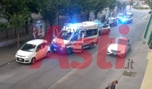 Un'intervento di polizia e 118 in corso Matteotti (immagine d'archivio) Un'intervento di polizia e 118 in corso Matteotti (immagine d'archivio)