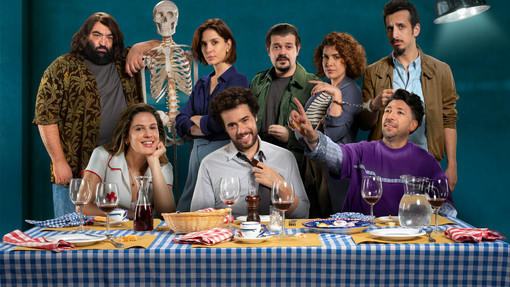 Un'immagine promozionale di "Cena di classe", nuovo film firmato da Francesco Mandelli, in passato componente del duo comico "I soliti idioti"