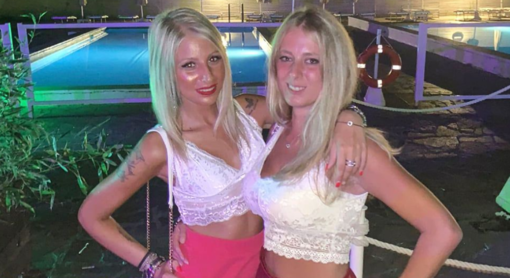 Una foto, pubblicata poche settimane fa su un suo profilo social da Miriana, che la ritrae con l'amica Chiara in un momento felice Una foto, pubblicata poche settimane fa su un suo profilo social da Miriana, che la ritrae con l'amica Chiara in un momento felice