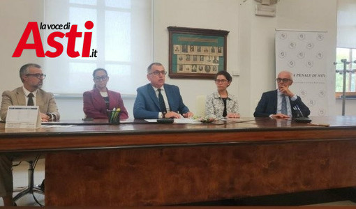 Al cento dell'immagine l'avvocato Gatti, ultimo a destra l'avvocato Avidano Al cento dell'immagine l'avvocato Gatti, ultimo a destra l'avvocato Avidano
