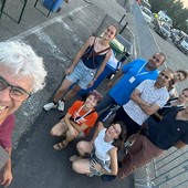 L'assessore Roberto Cavallo con i volontari prima di "entrare in servizio"