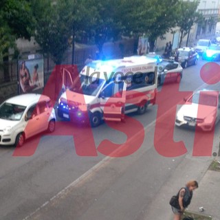 Un'intervento di polizia e 118 in corso Matteotti (immagine d'archivio)