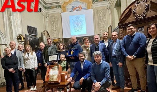 La foto di rito delle premiazioni dedicate al cardo gobbo La foto di rito delle premiazioni dedicate al cardo gobbo