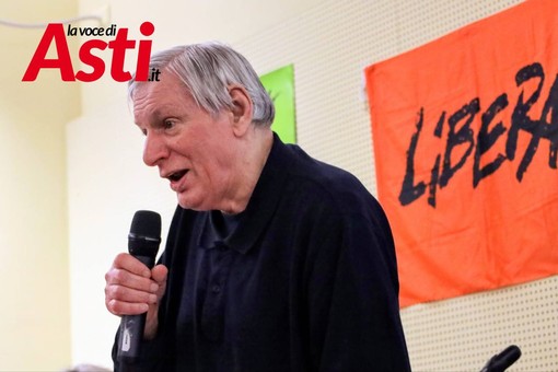 Don Luigi Ciotti fotografato (ph. Merfephoto) nell'ambito di un precedente incontro astigiano