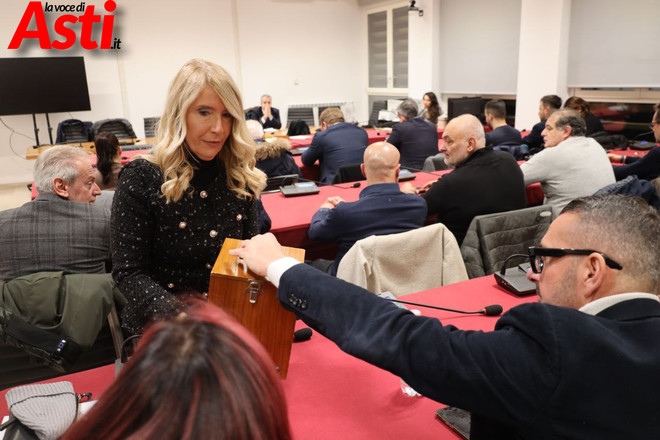 Il consiglio del Palio del 26 novembre scorso che ha eletto Giuseppe Vertucci (Merphefoto)