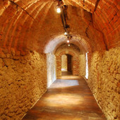 L'arte contemporanea illumina i camminamenti del castello di Moncalvo con la mostra su Remo Faggi L'arte contemporanea illumina i camminamenti del castello di Moncalvo con la mostra su Remo Faggi