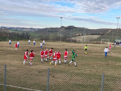 Calcio seconda categoria: Moncalvo è campione d'inverno dopo il derby di Calliano