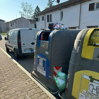 Raccolta verticale rifiuti, Uniti si può all'attacco: "Cassonetti pieni e rotti, cittadini lasciati soli"