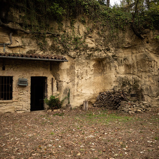 Passeggiata nell'Astigiano: escursione guidata alle case-grotta di Mombarone