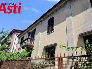 Lo stato di degrado in cui versa l'ex circolo