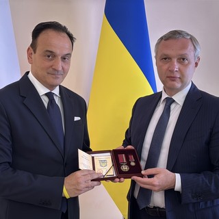 Il presidente Cirio riceve l'onorificenza