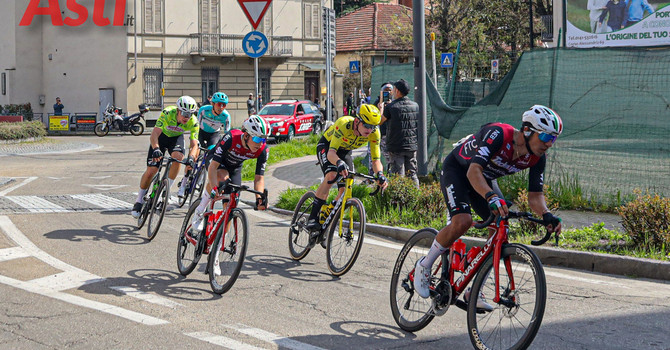 Una precedente corsa ciclistica (MerfePhoto)