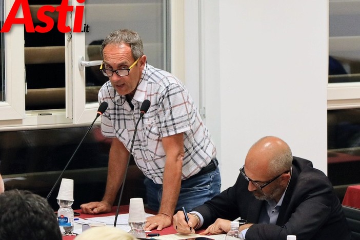 Il consigliere Cerruti ieri sera in consiglio (MerfePhoto)