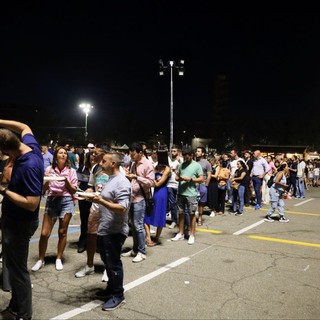 Avventori in coda alle Sagre (ph. Merfephoto - Efrem Zanchettin)
