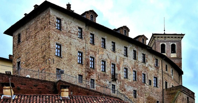 Castello di Moncucco (Ph. M. Maddalena Merli)