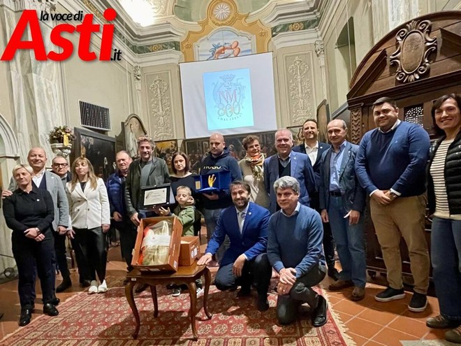 La foto di rito delle premiazioni dedicate al cardo gobbo La foto di rito delle premiazioni dedicate al cardo gobbo