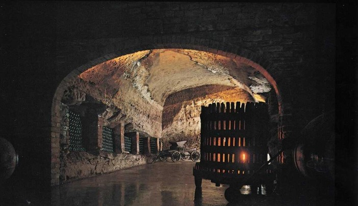 Cantine Gilardino - immagine dal profilo Facebook Canelli ipogea - censimento cantine storiche