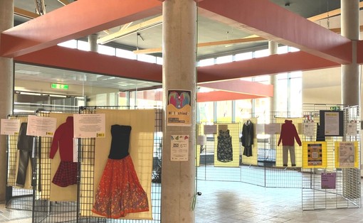 Alcuni degli abiti esposti al Massaia