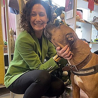 L'assessore Caucino con il cane Trevor