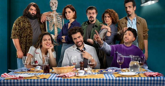 Un'immagine promozionale di "Cena di classe", nuovo film firmato da Francesco Mandelli, in passato componente del duo comico "I soliti idioti"