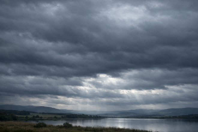 Meteo Astigiano, cieli grigi e deboli piogge. La tendenza: torna il sereno a metà settimana