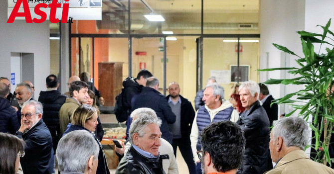 Il consiglio comunale aperto sulla questione cascina Volta (Merphefoto) Il consiglio comunale aperto sulla questione cascina Volta (Merphefoto)