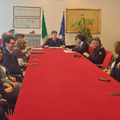 Sicurezza nelle scuole: un tavolo permanente tra Prefettura, forze dell’ordine e presidi per prevenire l’illegalità