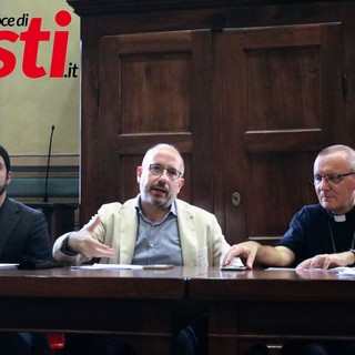 L'assessore Candelaresi, il sindaco Rasero e il vescovo Prastaro (ph. Merfephoto - Efrem Zanchettin)