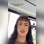 Un frame tratto dal video di Cara (2,7 mln di followers) sul bus